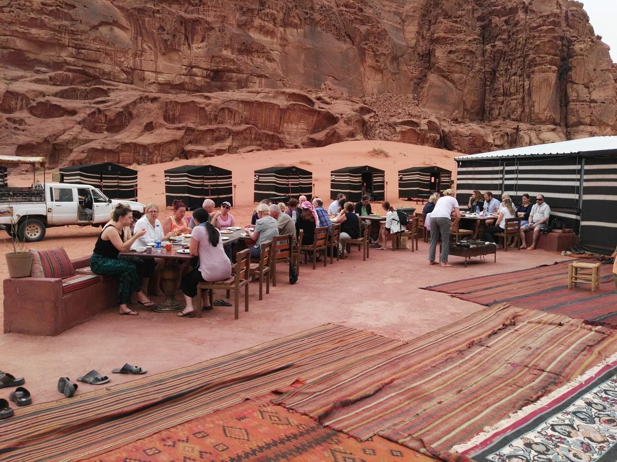 Rainbow Camp Hotel Wadi Rum Exterior foto